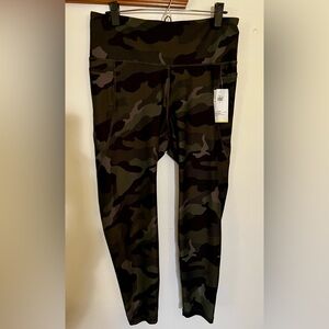 NWT Camouflage Pattern Stretch Leggings